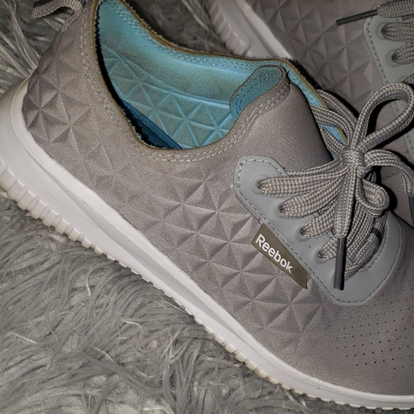 Shoes - Picture 2 of 4